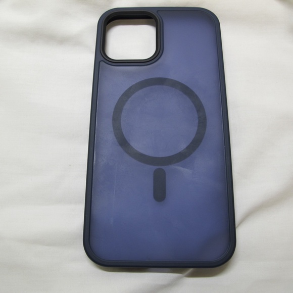 iPhone 12 Magnetic Case Compatible with MagSafe - Picture 3 of 9